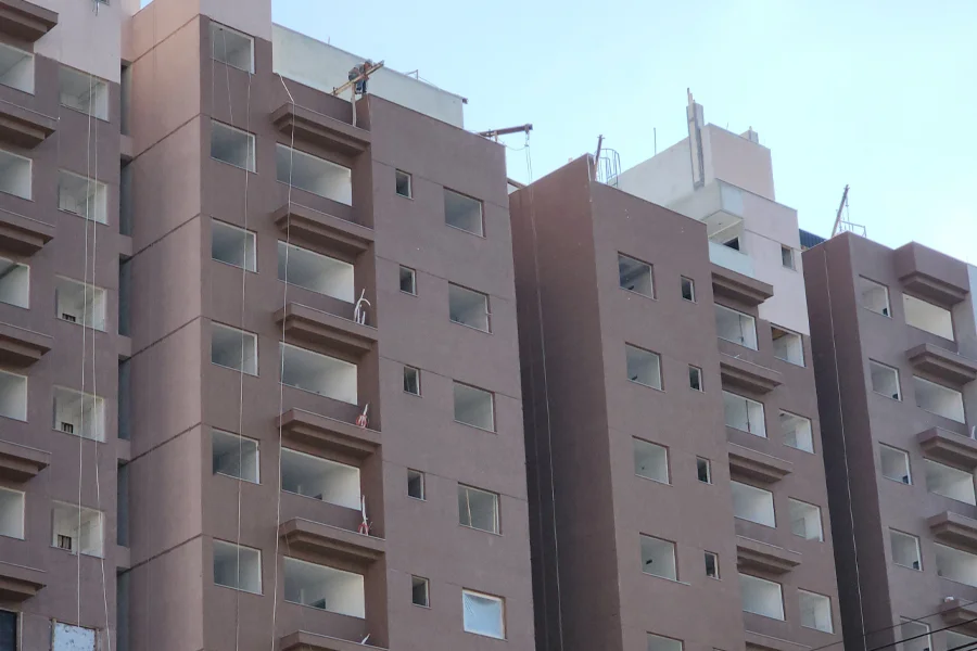 Fachada com grafiato Raspatto Granitek aplicado